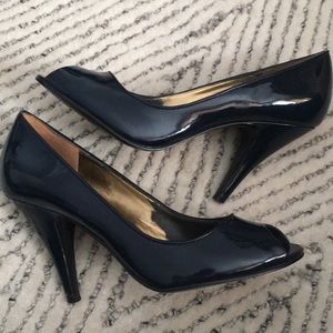 Navy heels